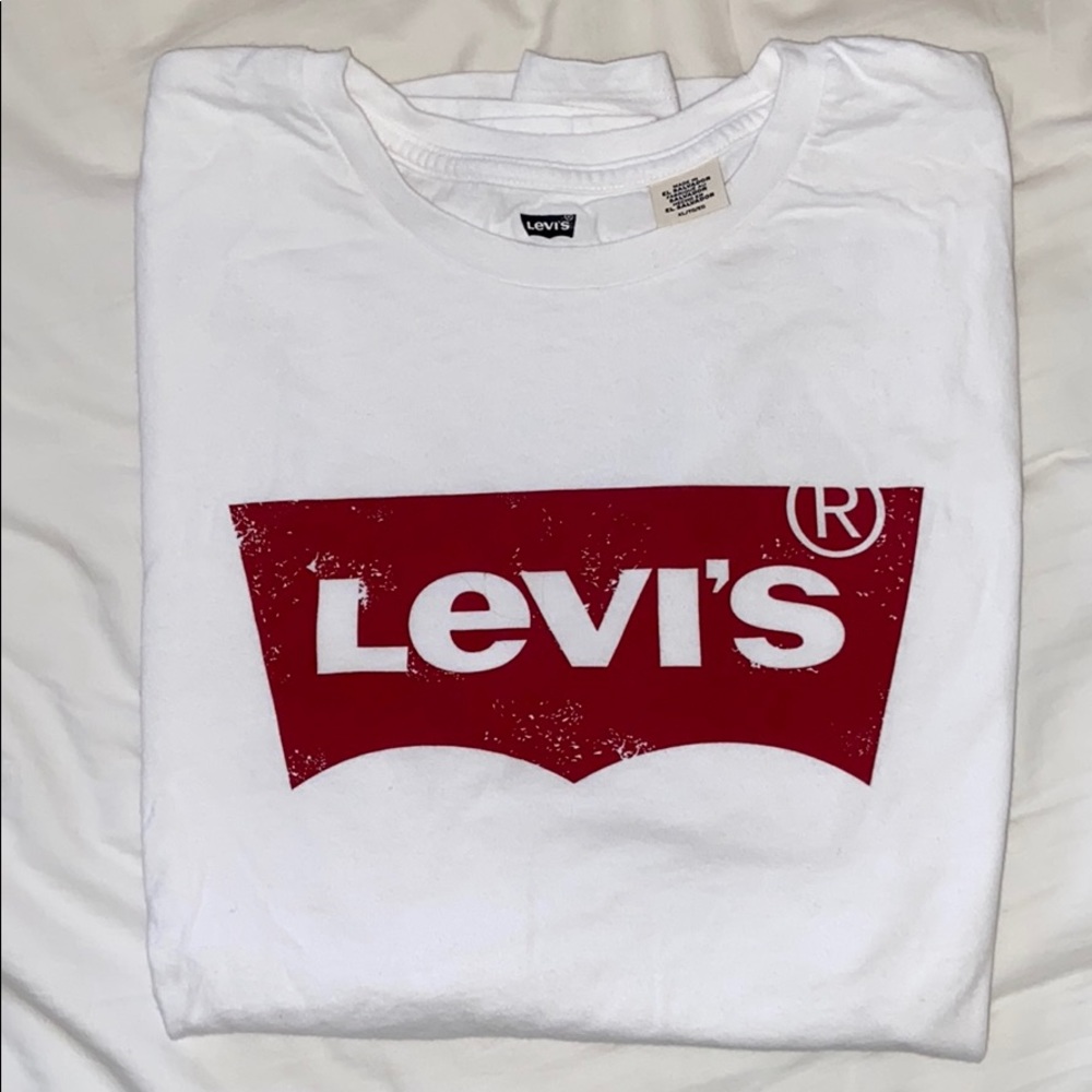 Levi’s t shirt